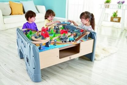 Tavolo Ferroviario con treni e binari - Set da 70 Pezzi Hape E3766 - immagine 4