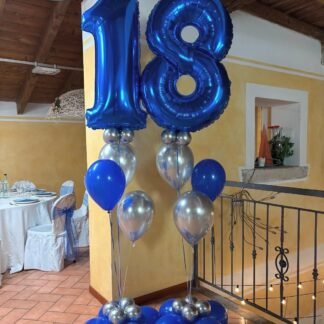 Numero gonfiato con gas elio più composizione di palloncini