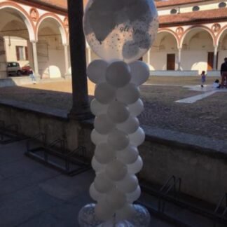 Colonna con palloncino esplosivo